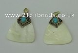 CGP285 35*40mm triangle pearl shell pendants wholesale