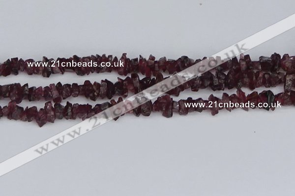 CCH704 15.5 inches 4*6mm - 6*8mm purple garnet chips beads