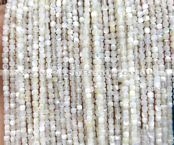 CCU1628 15 inches 2.5mm faceted cube white moonstone beads