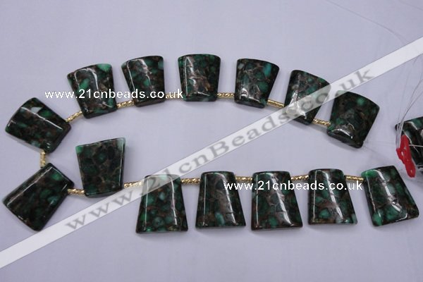 CGO155 Top-drilled 22*28mm trapezoid gold green color stone beads