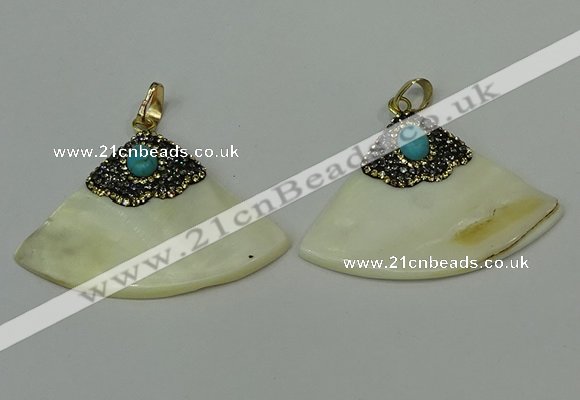 CGP287 35*50mm fan-shaped pearl shell pendants wholesale