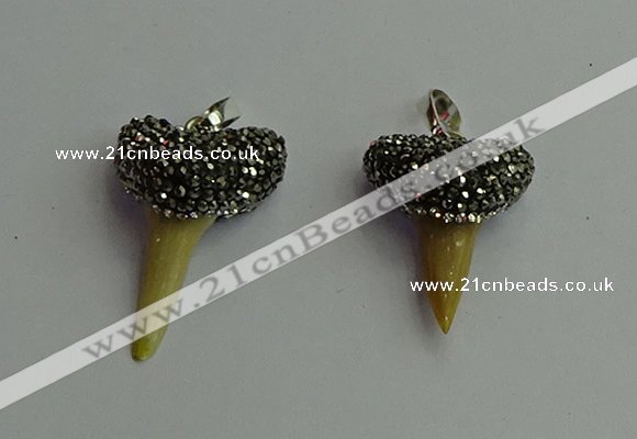 CGP399 20*25mm - 22*35mm shark teeth pendants wholesale