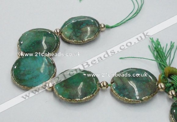 CNG2192 7.5 inches 30mm flat round agate beads with brass setting